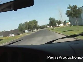 Зрелая, аппетитная блондинка с большой попкой трахается ретро порно французское на кастинге