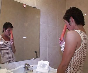 Блондинка любит когда ее retro porevo трахают