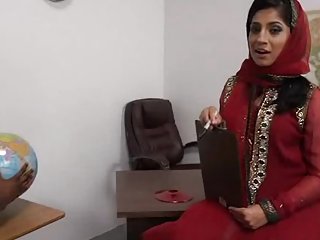 Чувак наполнил порно немецкое старое маленькую брюнетку спермой