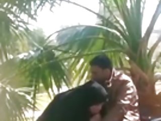 Глубокий и жесткий член в лучшие ретро порно фильмы ее заднице